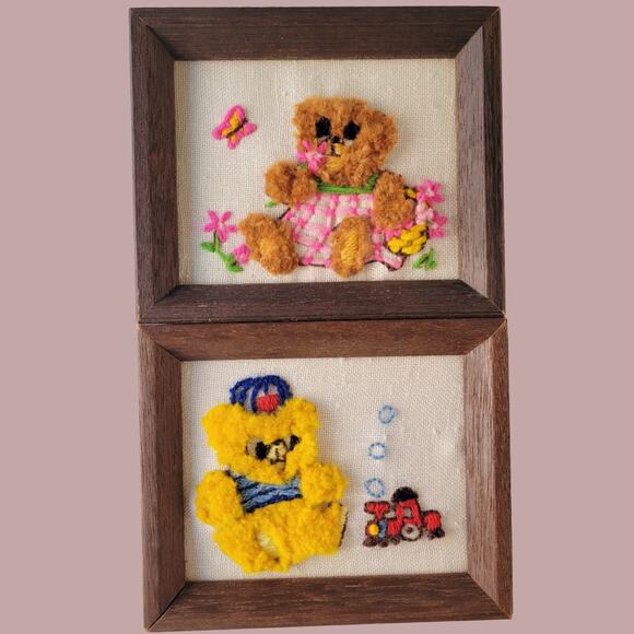 Vintage 1974 Nursery Needlepoint Teddy Bears, Set of Two - Picture 2 of 6